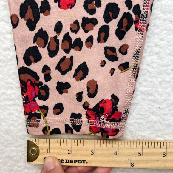 Wildfox | Leopard contender neutral coral ankle leggings Medium - Picture 7 of 9